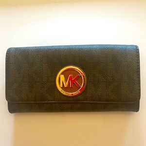 Michael Kors clutch wallet brown EUC